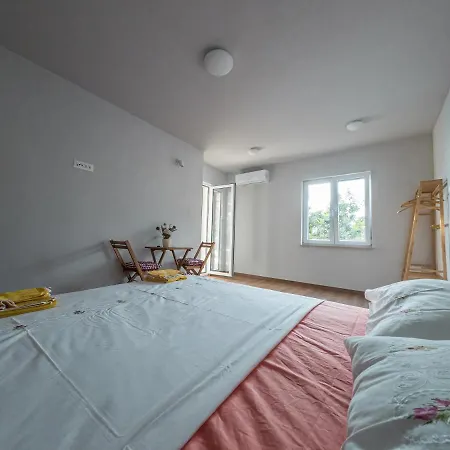 Vostanka Apartman *